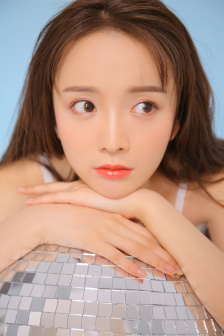 黑人小伙野外与白人美女